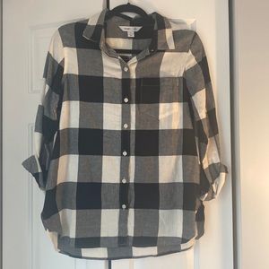 Woman’s Old Navy black and white plaid flannel. Size medium.
